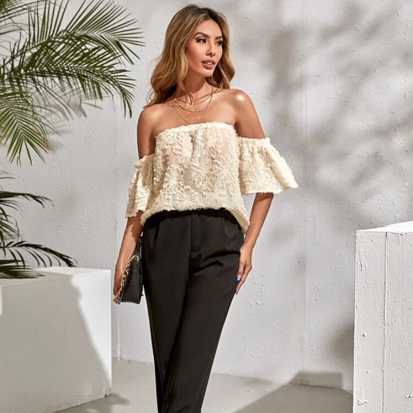 Off the shoulder blouse 🌿 - Picture 5 of 5